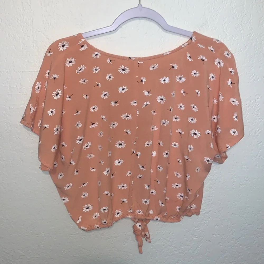 Sim & Sam Front Tie Peach Floral Short Sleeve Crop Top Size Medium
